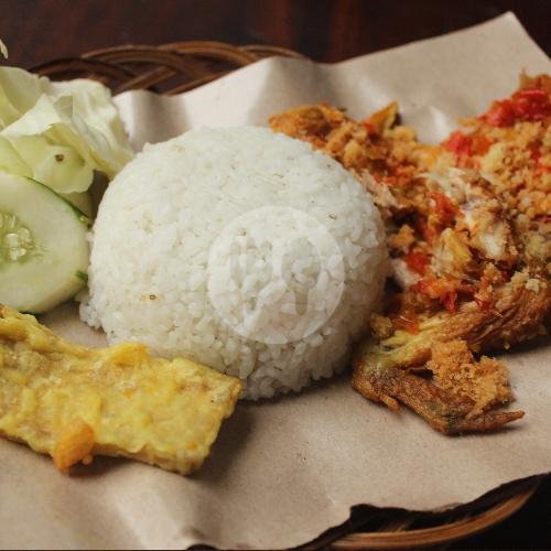 Paket Ayam Geprek Cabe Ijo menu Warung Penyet Mbak Cempluk