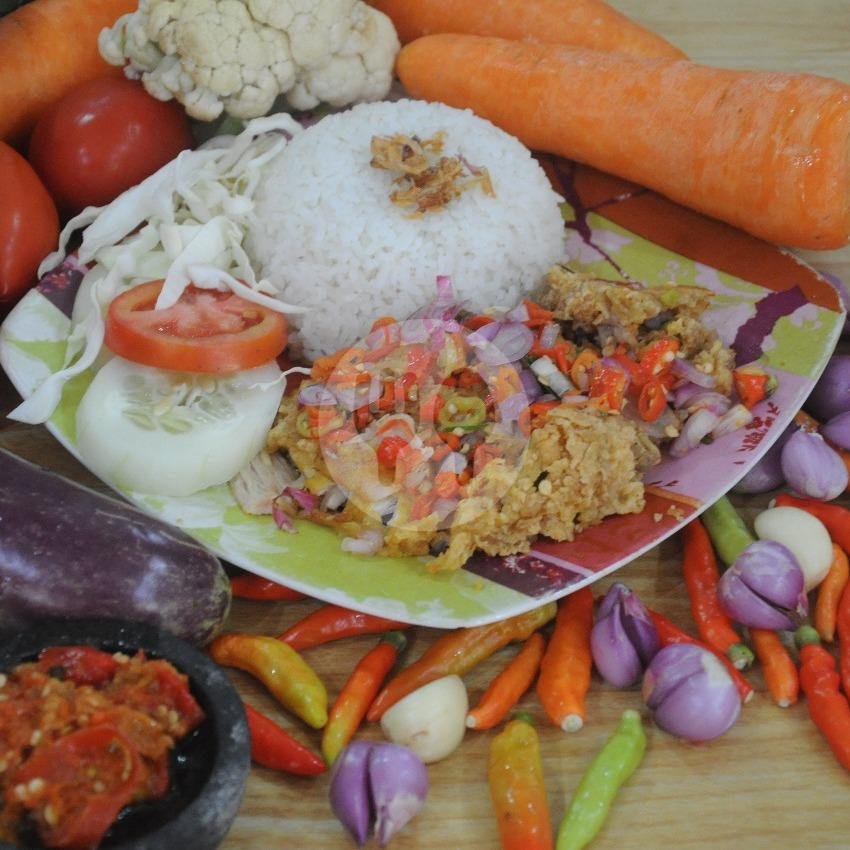 Nasi Ayam Geprek Telur menu Ayam Geprek DBC, Beskalan