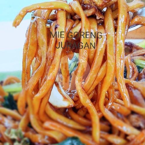 Pangsit Mie Goreng Porsi sedang menu Mie Goreng Juragan (Mie Gorengnya Sukabumi), Stasiun Kereta Cisaat