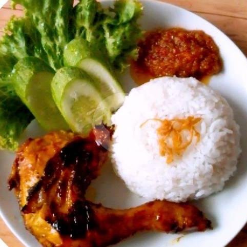 Ceker Presto menu Ayam Goreng Tulang Lunak Cirebon, Terusan Kopo