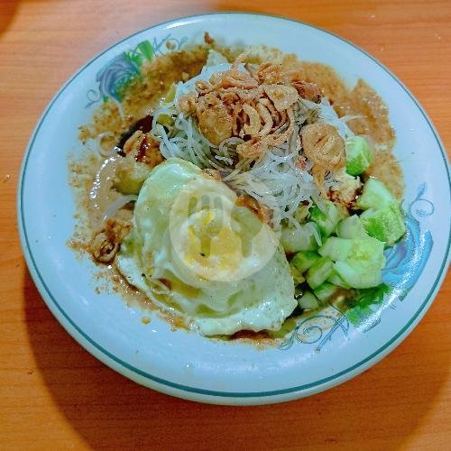 Ketupat menu Ketoprak Jakarta Mas Tyo, Ciawitali