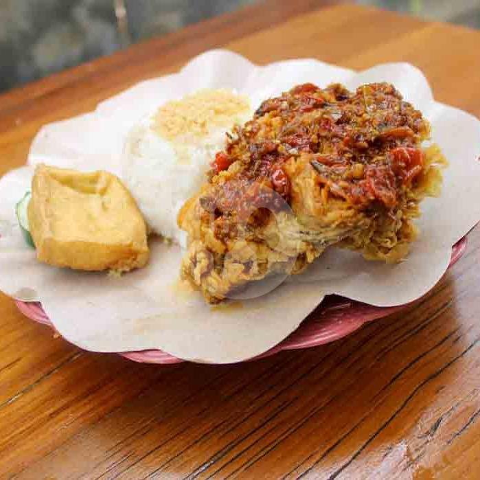 Chicken Pok-Pok + Nasi menu Ayam Goreng Nelongso, Bangil