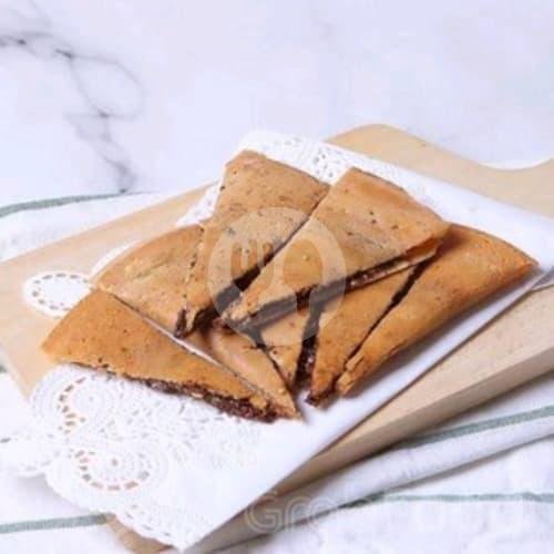 Pizza Keju (Kacang-Coklat) menu Martabak Enak, Bekasi Timur
