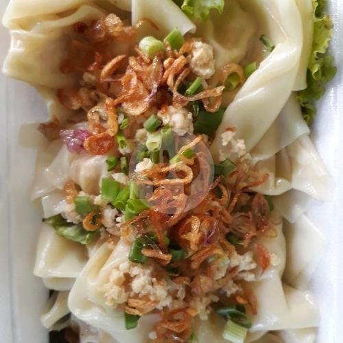 10 Biji Pangsit Goreng menu Cwie Mie Emas, Blimbing
