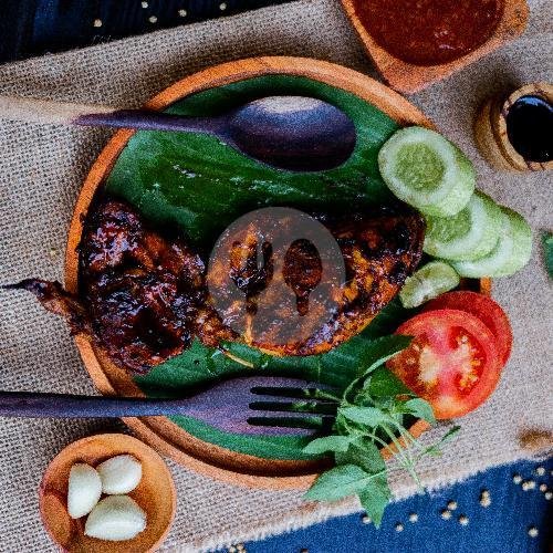 Ayam Bakar Dada Belah menu Ayam Bakar Sirkus, Gunung Sahari