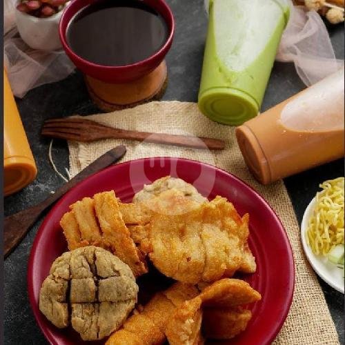 Pempek Kulit menu Pempek Farina Madiun, Kartoharjo