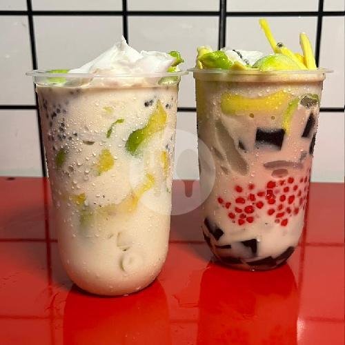 Es Kelapa Alpukat menu Salad Buah Dago, Cisitu Indah