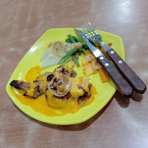 Steak Ayam Saus Keju menu Dapur Mbo Genduk