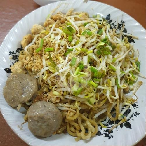 Mie Ayam Bakwan Pangsit menu Atho Mie Bangka, Klampis Anom