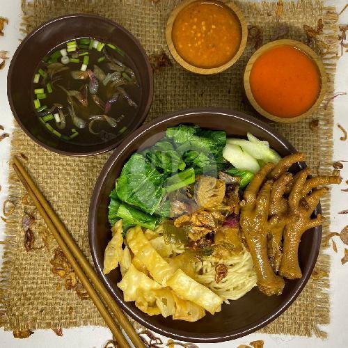 Mie Lebar Ayam menu Mie Ayam Bakso Solo Mbak Mira, Kesatrian