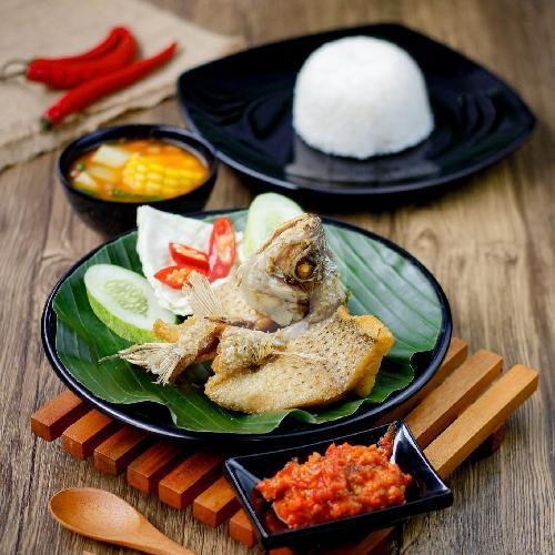 Nasi Gurame Cabe Ijo menu Saoenk Kito, Kamboja