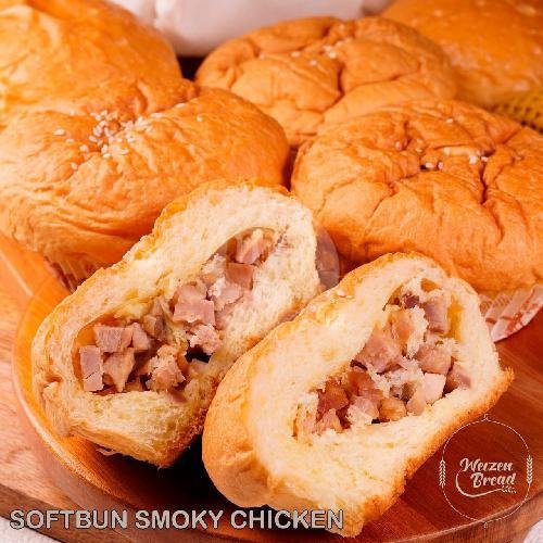 Softbun Ayam Asap menu Welzen Bread Raya Gubeng