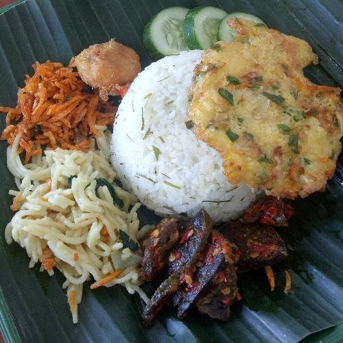 Nasi Daun Jeruk Sabsab: Surga Kuliner Malang yang Wajib Dicoba!