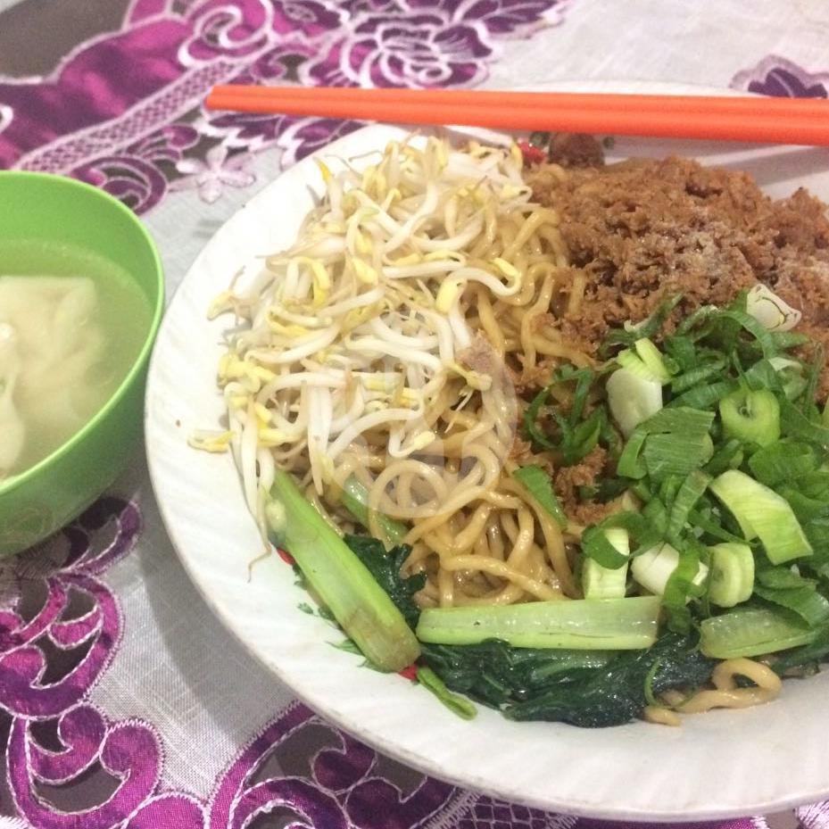 Mie Ayam Bangka Awat: Surga Kuliner Halal di Rukan Grand Galaxy City, Bekasi