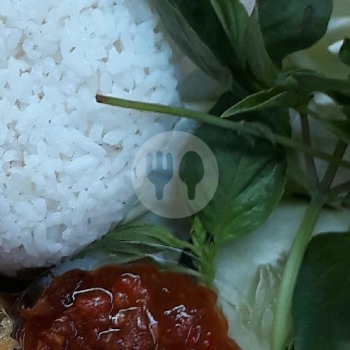 Review Kuliner Terjangkau di Kremes Mbak Tutut Ngijo, Karangploso Malang