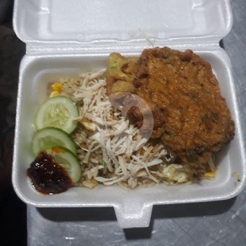 Mie Goreng + Telor Ceplok menu Nasi Goreng Trasi Cabe Rawit Santai, Kemlaka Gede