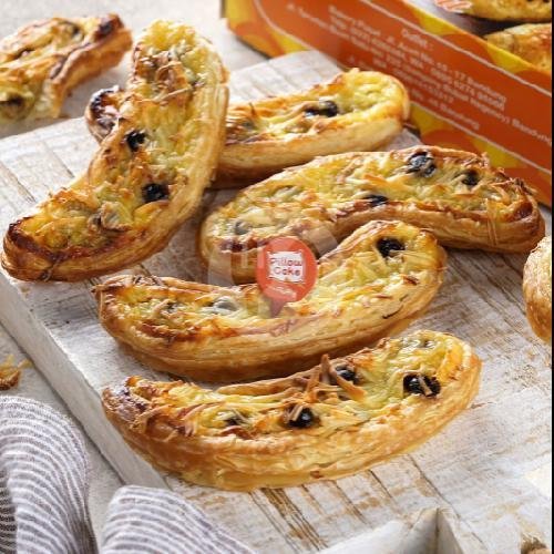 Pia Crispy Keju menu PillowCake, Aceh