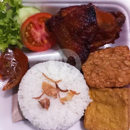 Paket Komplit Ayam Kremes menu Warung Pak T, Magelang Tengah