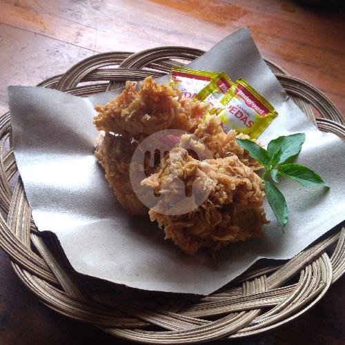 Nasi + Ayam Geprek menu Griya Dahar Ayam KPK, Jumantono