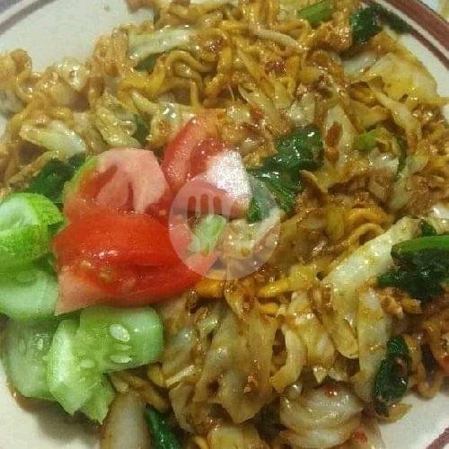 Nasi Goreng Gila Mas Broo: Surga Kuliner Malam di Bandung