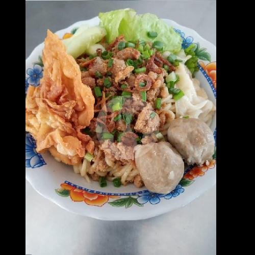 Pangsit Mie Ayam Jumbo menu Bakso dan Pangsit Mie Ayam Pak Har Padang Pasir, Wisata Kuliner Siwalankerto