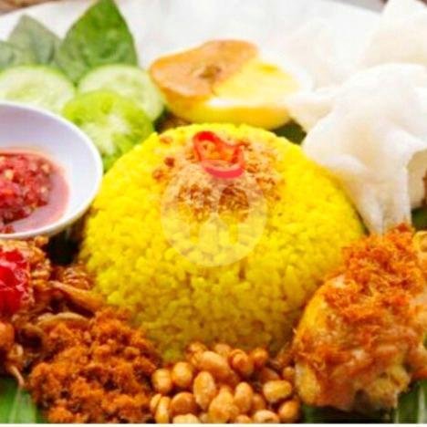 Paket Komplit Lontop menu Yellow Nasi Kuning & Lontong Opor, Selokan Mataram