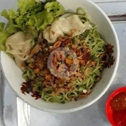 Pangsit Mie Ayam Hijau menu Depot Me, Magersari