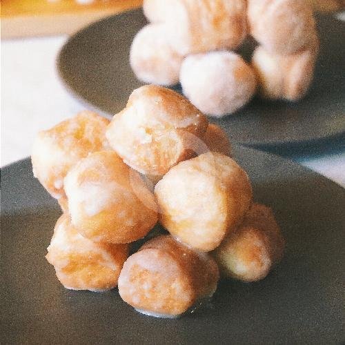 Doughnuts Bomboloni 1 Box Isi 8 menu Brainssuck Coffee & Donuts, Beringin