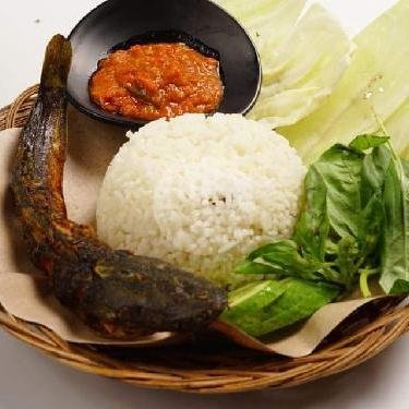 Telur-ku menu Ayam Goreng Rinadin, Ciputat Raya