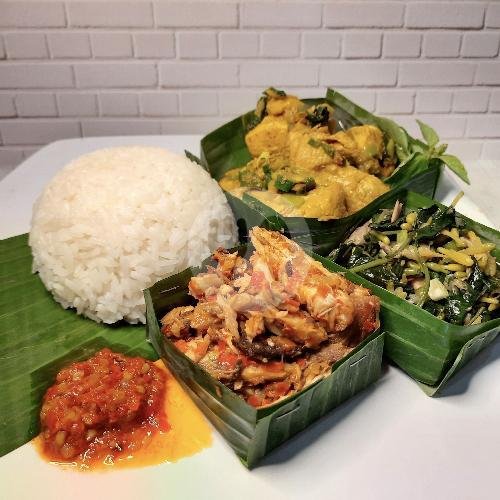 Nasi Campur Komplit menu Tambala Manado Resto, H Baun