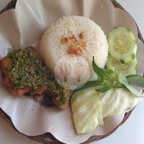 Tempe Goreng (4 Pcs) menu Sop Snerek & Ayam Kremes Juragan, Condong Catur