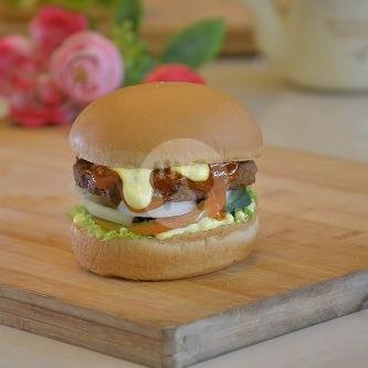 Mister Ring On menu Mister Burger, Ruko Cebongan