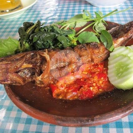 Ayam Goreng Bumbu Kemiri Paha menu Ayam Goreng Bumbu Kemiri, Kebun Kopi