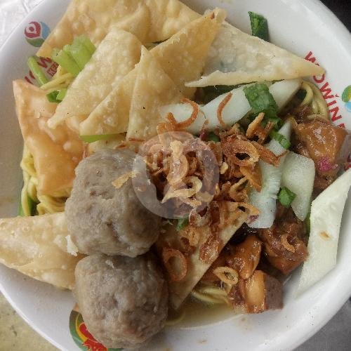Mie Pangsit Spesial menu Bakso Kuah Pedas Goyang Lidah, Pakis