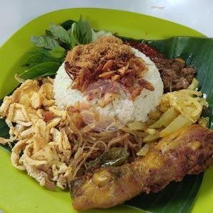 Ayam Suir Bumbu Mentega menu Nasi Kuning & Uduk Pandu Ny. Shelvy, Pandu