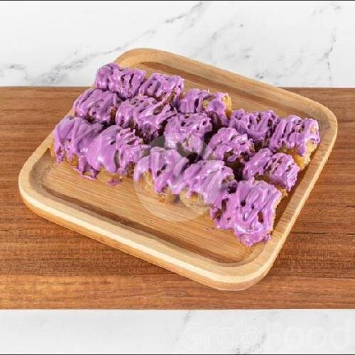 Pisang Nugget Strawberry menu Pisang Nugget Switzerland, Lowokwaru