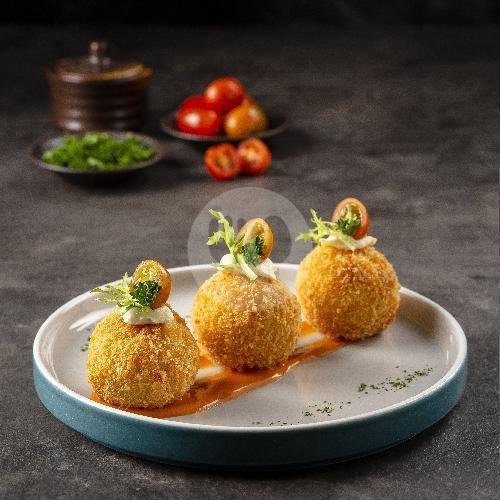 Gratined Mussels menu Petit Paris Boulangerie and Bistro, Kotabaru