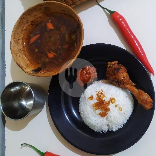 Sop 1 Porsi menu Warung Semur Gang Buntu, Klojen