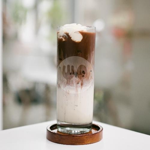 Review Kolaseu Koffie: Tempat Santai dan Nikmat di Bandung
