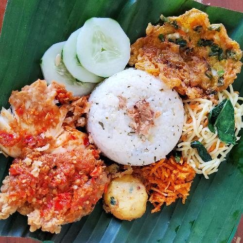 Nasi Daun Jeruk Ayam Laos menu Nasi Daun Jeruk Sabsab, Komplek Puri Akordion