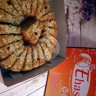 Bolu Ketan Hitam menu Ibu Ehas Bolu pisang Dan Aneka Kue, Rancasari