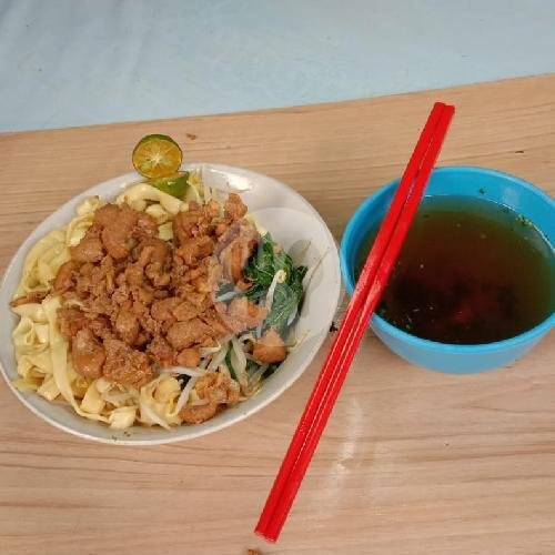 Mie Lebar Pangsit menu Bakmi Bangka 99, Setia Budi