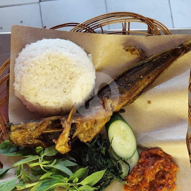Paket Nasi Nila Bakar menu Warung Pojok Spesial Penyet Pak Manda, Pusponjolo Selatan