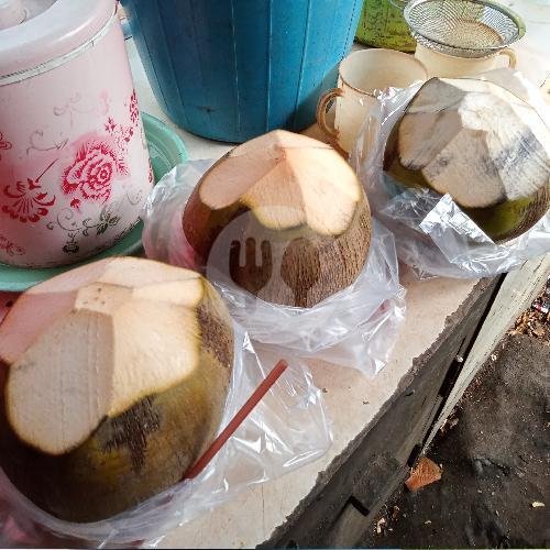10 Kelapa Muda Isi Sedang Bungkus Pelastik menu AGEN KELAPA MUDA DUA CIKAL