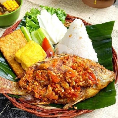 Nasi Paru Sapi Spesial menu Sego Welut Mbak Nik, Lawang
