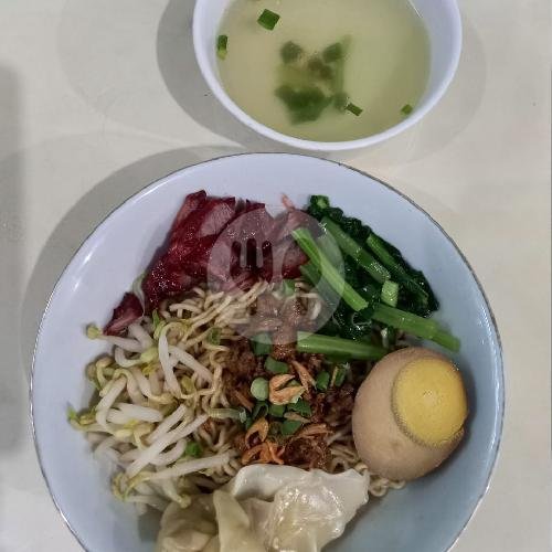 Mie Kriting Ahan: Petualangan Rasa yang Bikin Ketagihan di Bandung Mie Kriting Ahan: Petualangan Rasa yang Bikin Ketagihan di Bandung