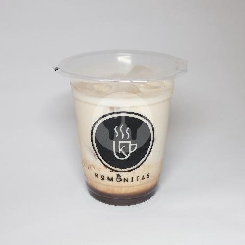 Ice Red Velvet menu Kopi Komunitas, Ngagel