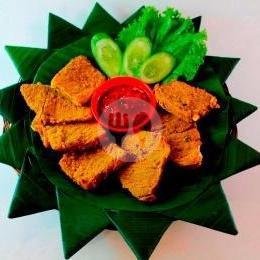Empal Goreng (lalapan + Sambel) menu Nasi Uduk H Syahrin 5683, Kebayoran Baru