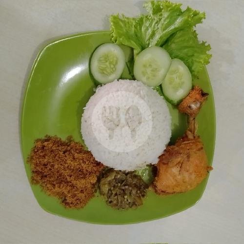 Nasi Ayam Kecap + Serundeng menu Ayam Serundeng SPG, Jatinangor