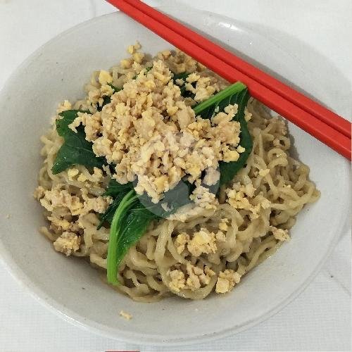 Mie Bangka & Pempek Palembang: Nostalgia Kuliner yang Menggugah Selera di Semarang